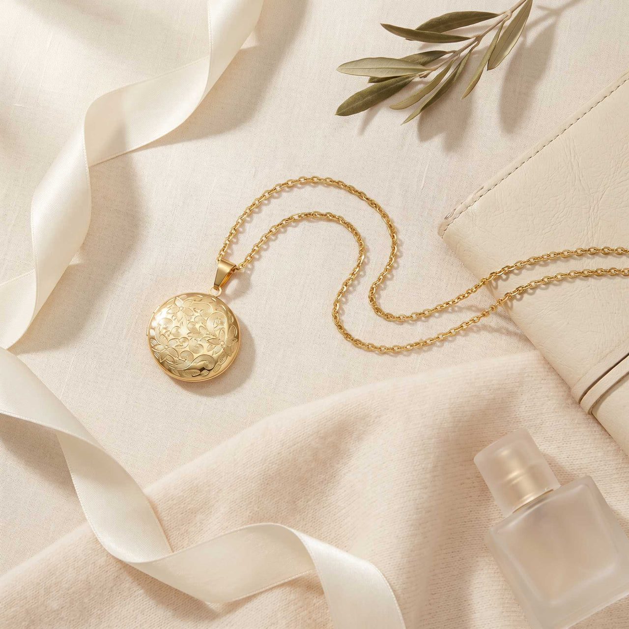 Floral Round Photo Locket Necklace