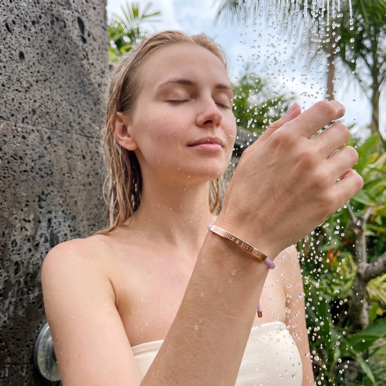 Adjustable bracelet — worn in the shower, waterproof, rose gold | SKU: lemauve-rg