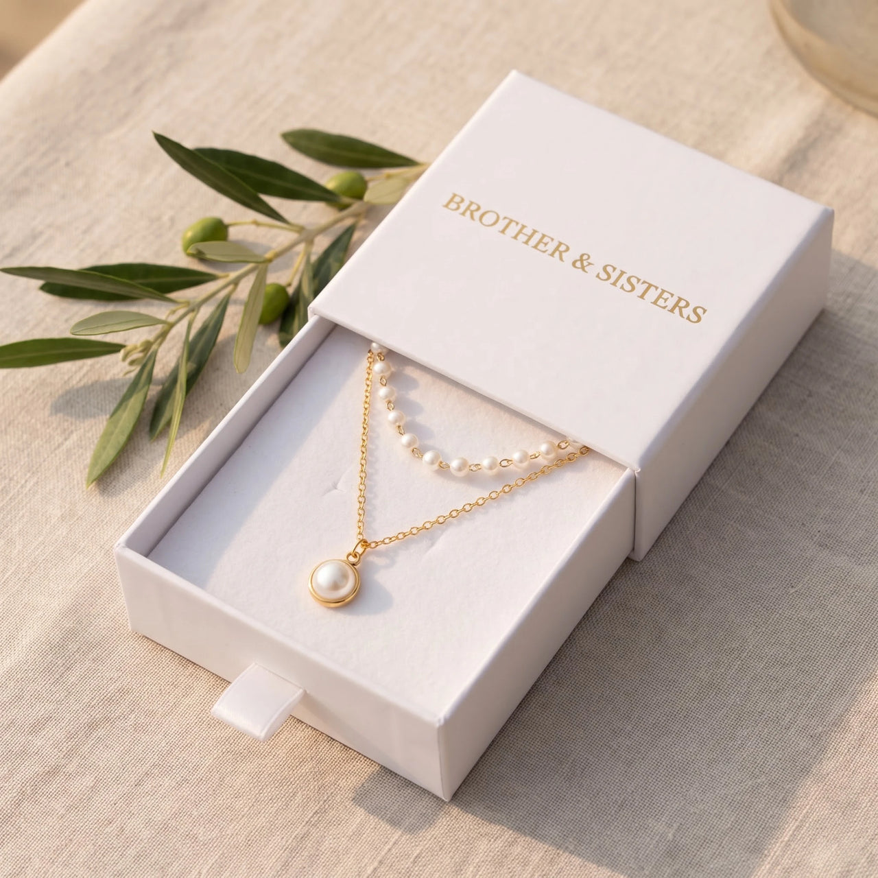 Pearl necklace — in the gift box, gold | SKU: lepure