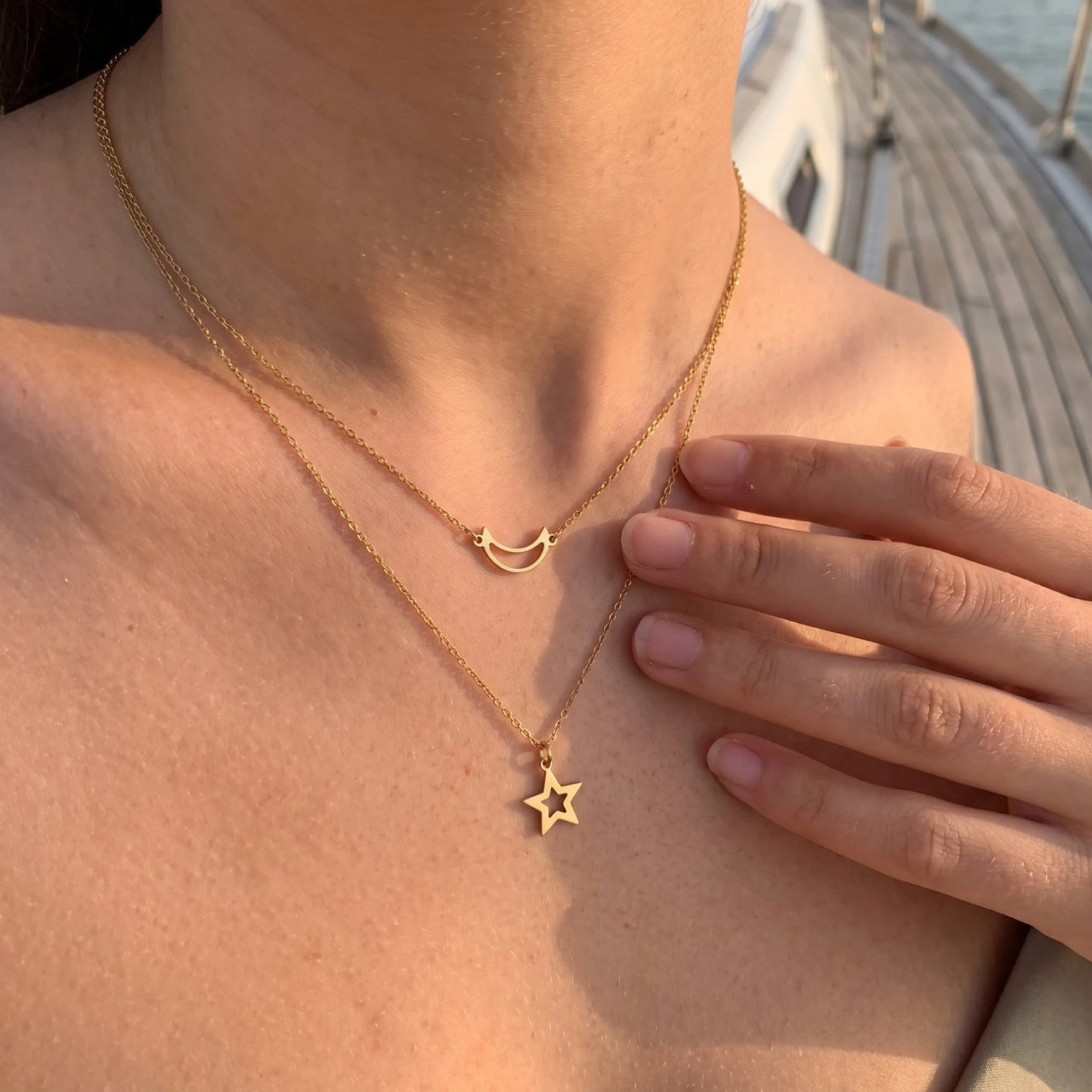 Star necklace — worn, real size, gold | SKU: letoile-g