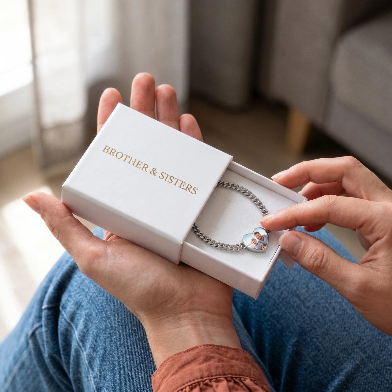 The silver heart photo bracelet in the Brother & Sisters gift box | SKU: TPH-HRTB-SILVER